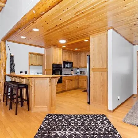 Custom Single Story Cabin With Jacuzzi Pool Table & Big Game Room With Arcade Games Lac Big Bear Extérieur photo