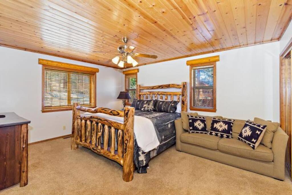 Custom Single Story With Jacuzzi Pool Table & Big Game With Arcade Games Lac Big Bear