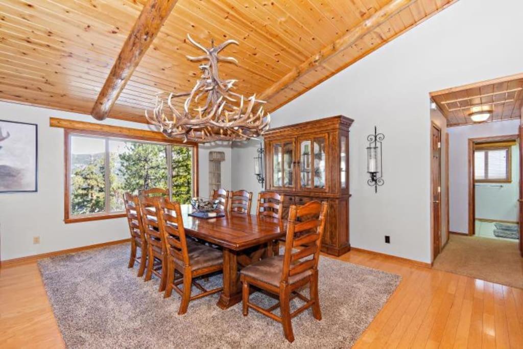 Custom Single Story With Jacuzzi Pool Table & Big Game With Arcade Games * Lac Big Bear